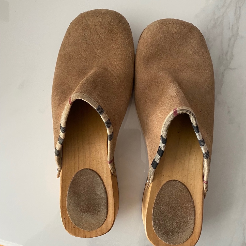 Burberry Clogs size 10